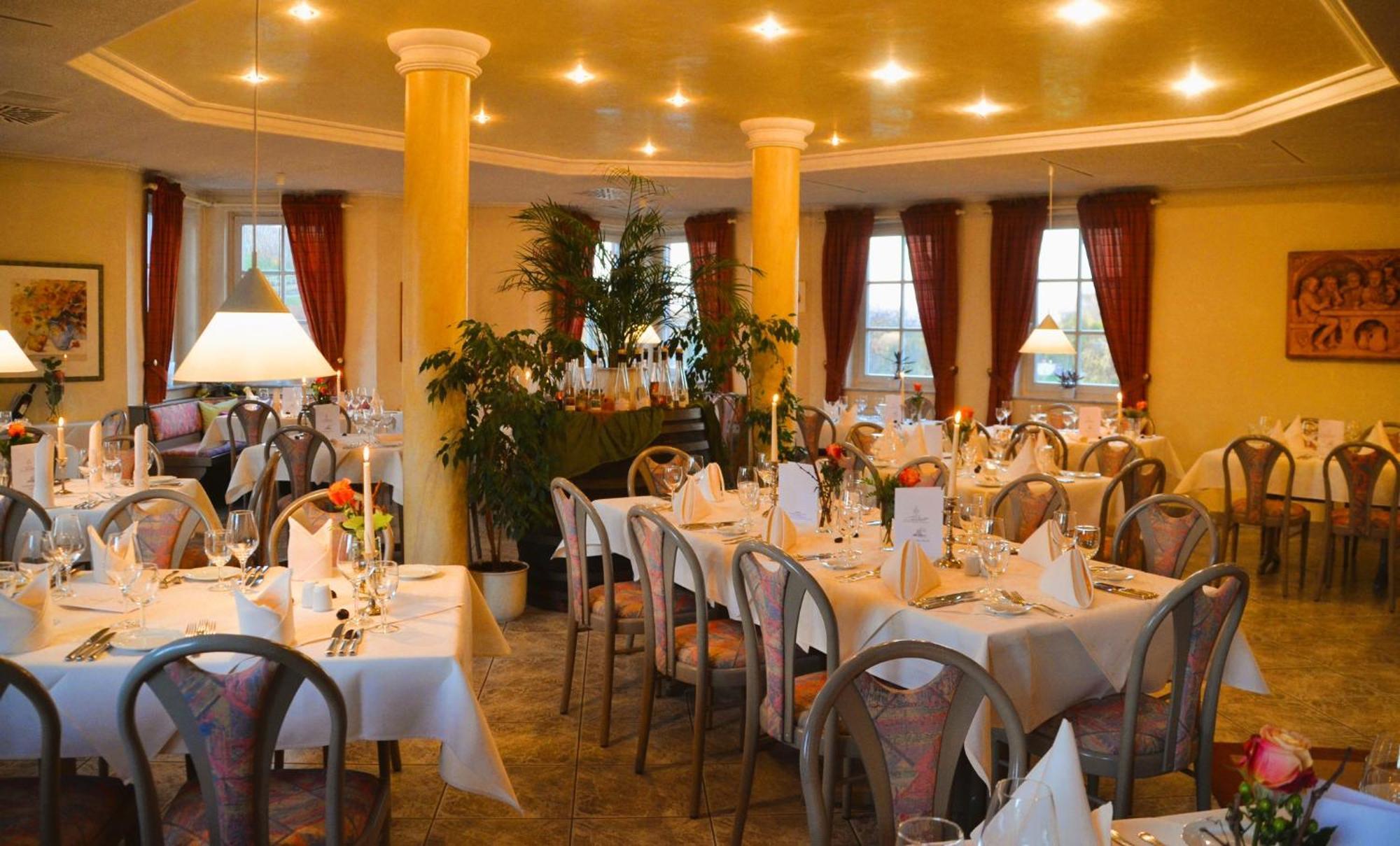 Castell Hotel & Restaurant Leinsweiler Extérieur photo
