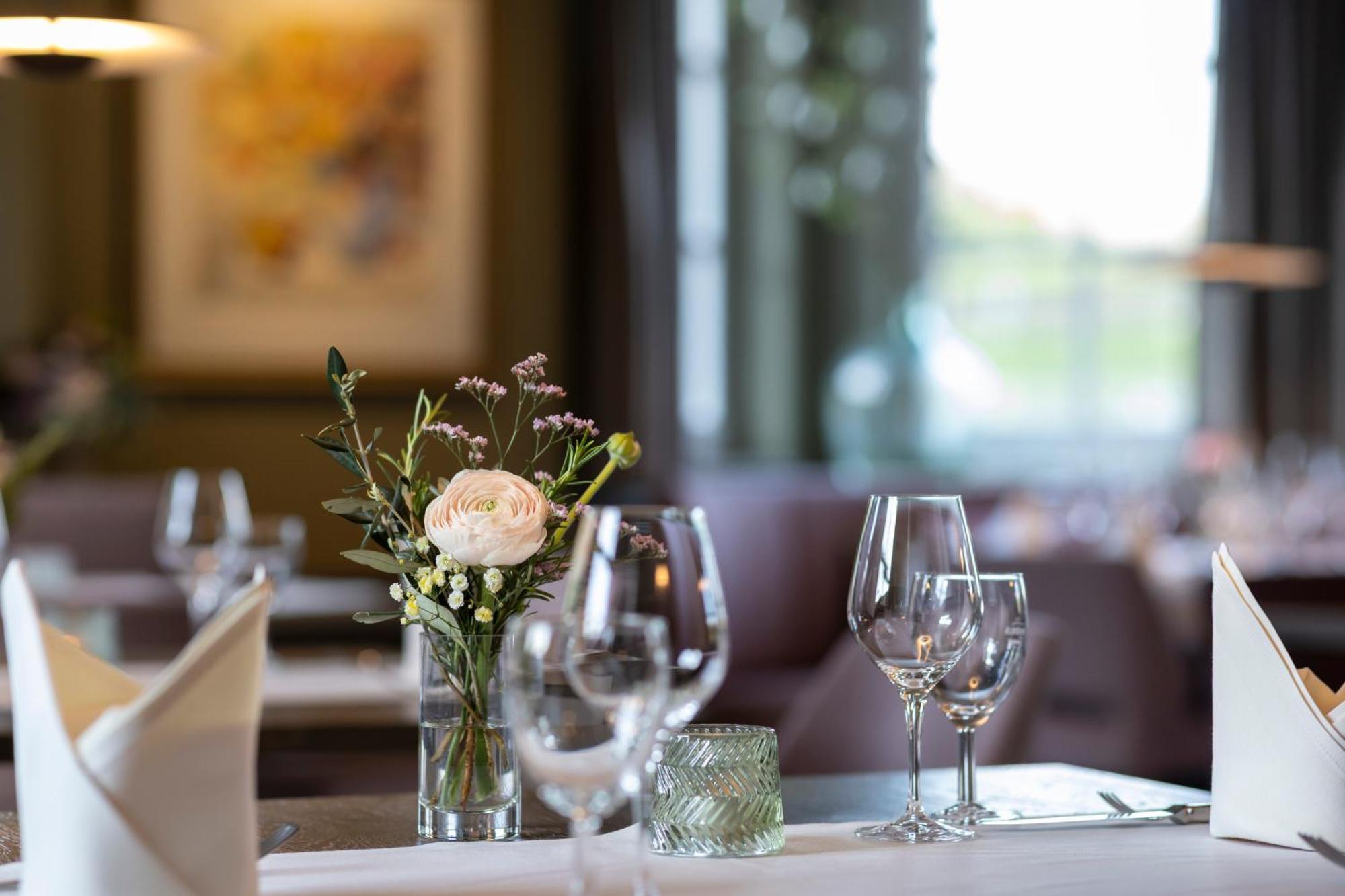 Castell Hotel & Restaurant Leinsweiler Extérieur photo