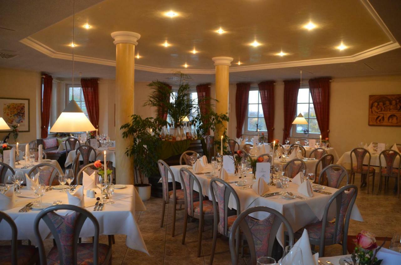 Castell Hotel & Restaurant Leinsweiler Extérieur photo